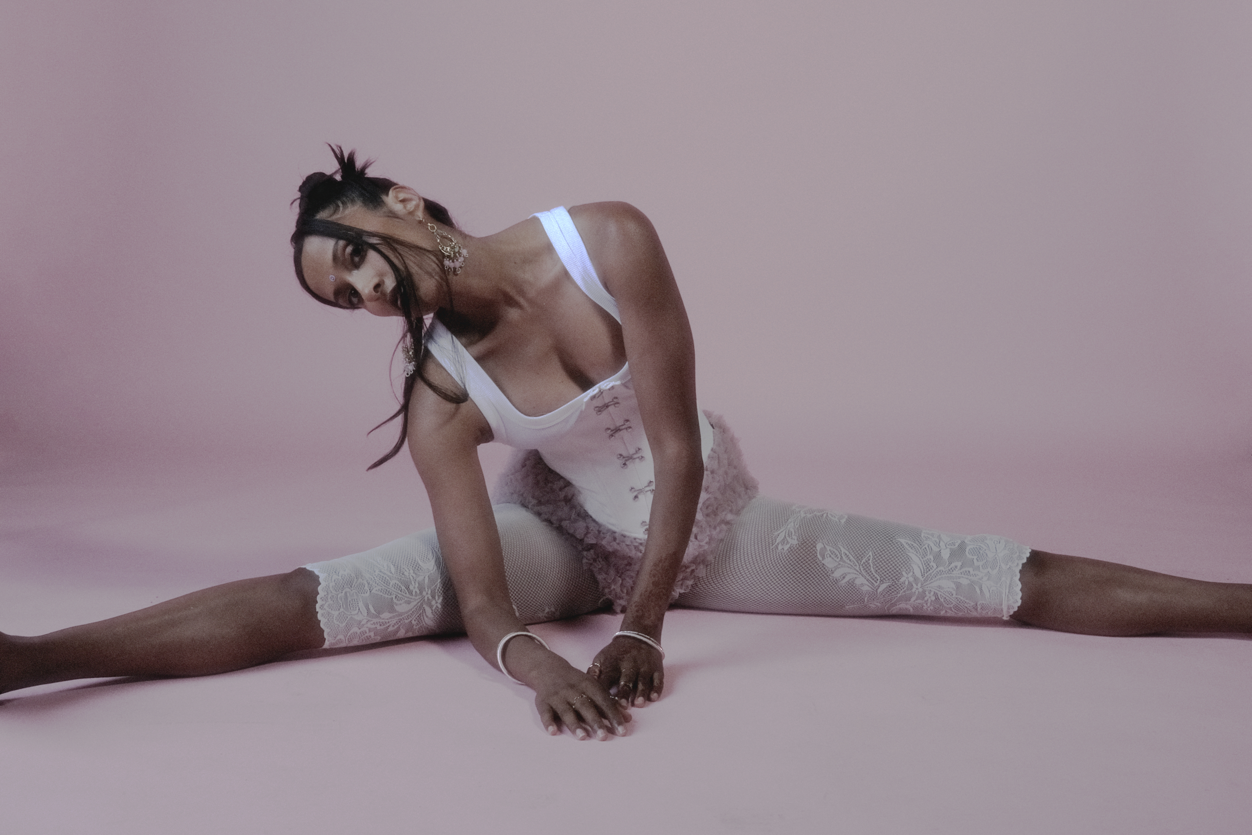 , Anjulie Unscripted: The Evolution of a Pop Chameleon, Liminul Magazine